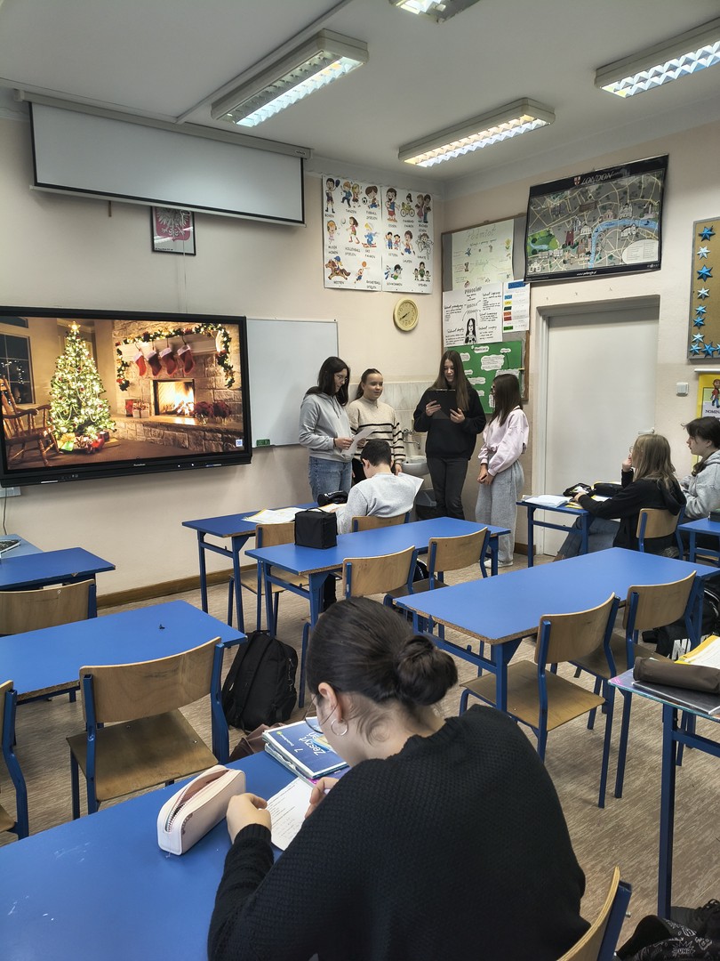 „Cicha noc” wybrzmiała w trzech językach.