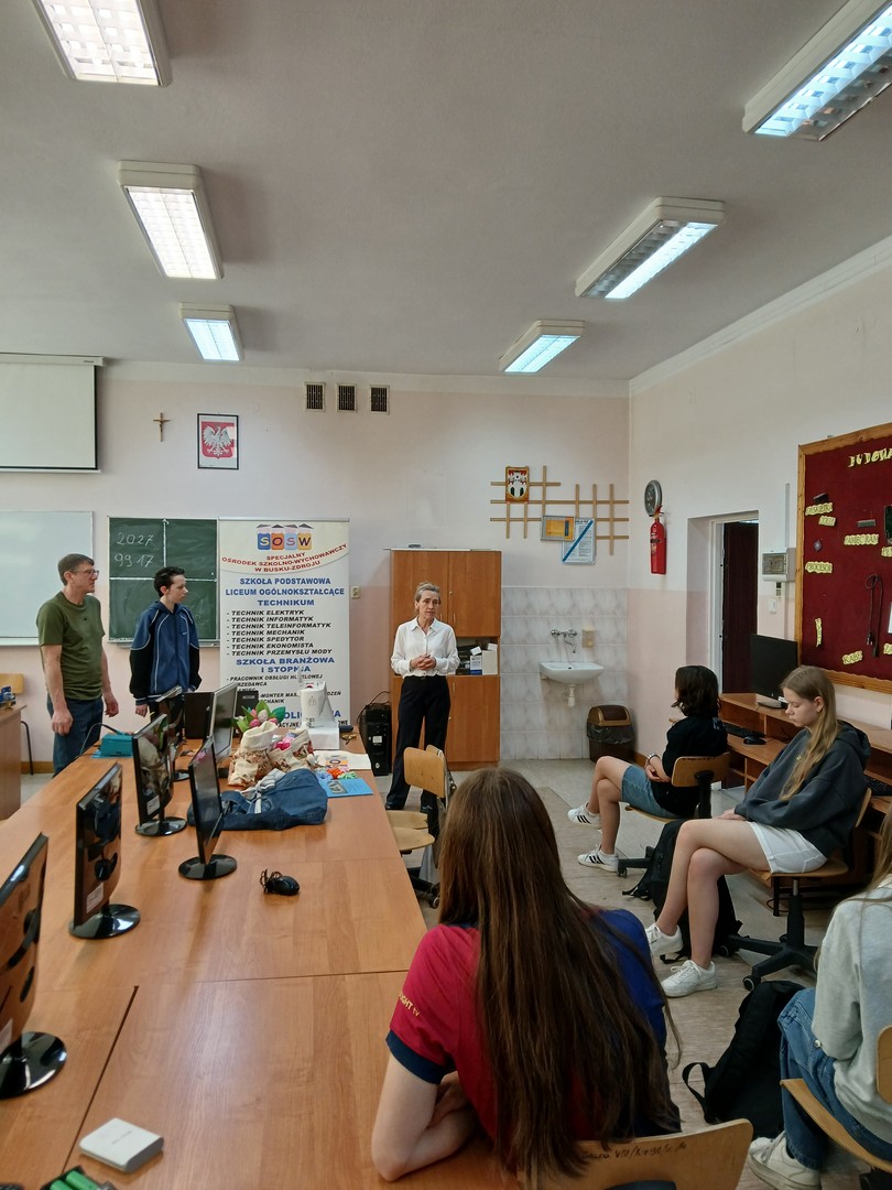 Programowanie, robotyka, elektronika  i  krawiectwo –kreatywne zajęcia z zakresu doradztwa  zawodowego